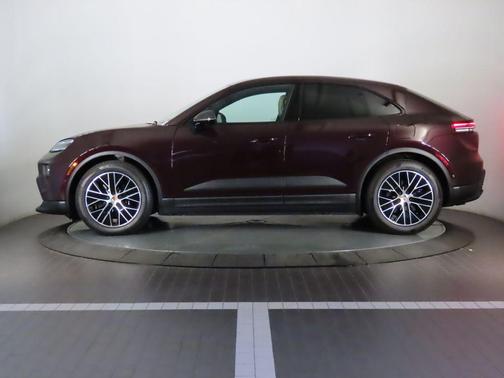 2025 Porsche Macan 4S