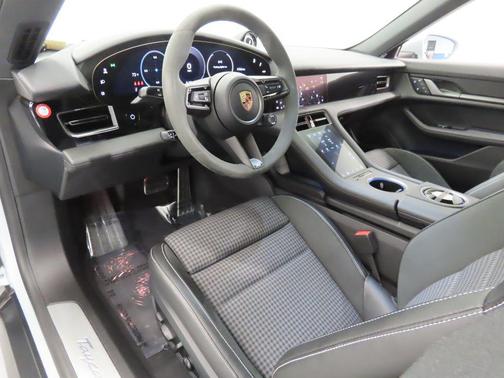 2025 Porsche Taycan