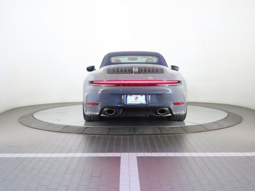 2025 Porsche 911 Carrera