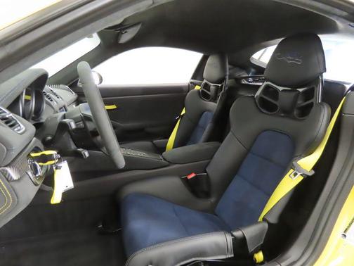 2024 Porsche 718 Cayman GT4 RS