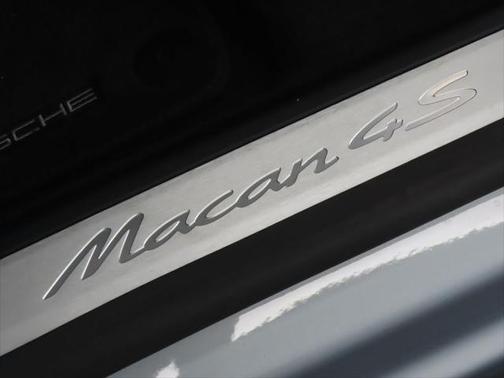 2025 Porsche Macan 4S