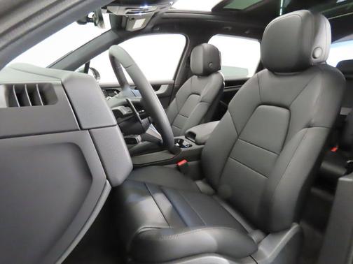 2025 Porsche Cayenne Cayenne