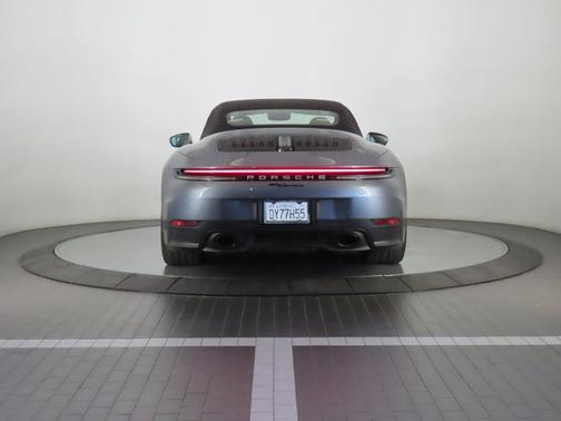 2025 Porsche 911 Carrera