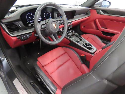 2025 Porsche 911 Carrera