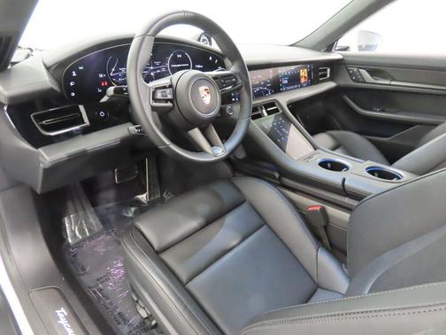 2023 Porsche Taycan Turbo
