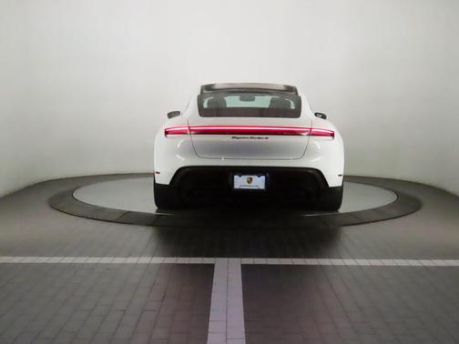 2023 Porsche Taycan Turbo