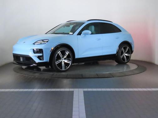 2024 Porsche Macan Turbo