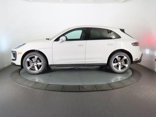 2023 Porsche Macan 