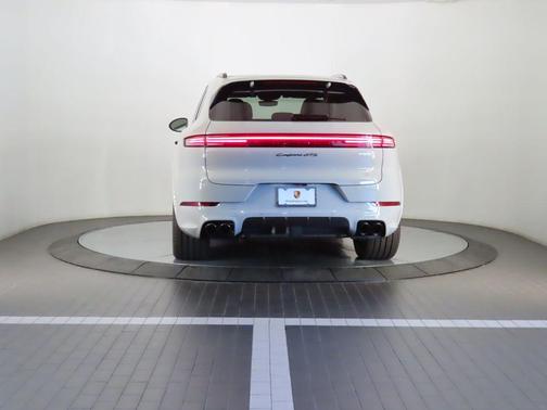 2025 Porsche Cayenne GTS