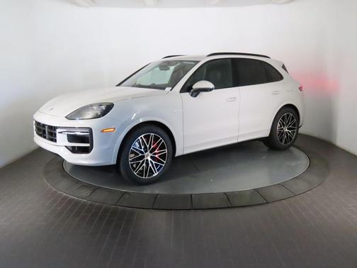 Chalk 2026 Porsche Cayenne S