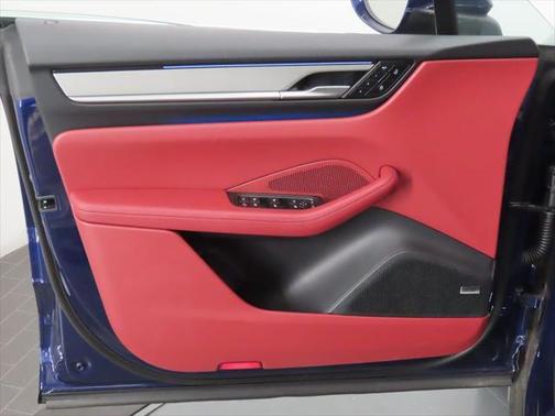 2025 Porsche Macan 4S