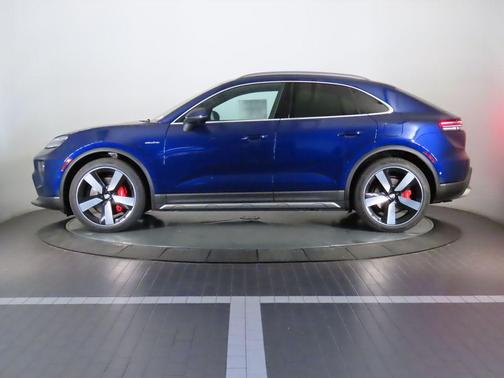 2025 Porsche Macan 4S