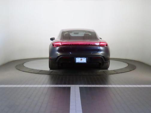 2022 Porsche Taycan Turbo S