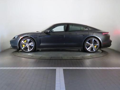 2022 Porsche Taycan Turbo S