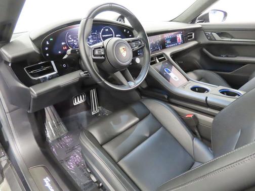 2022 Porsche Taycan Turbo S