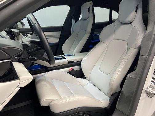 2024 Porsche Taycan GTS