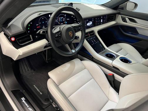 2024 Porsche Taycan GTS
