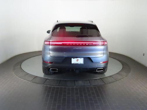 Platinum Silver Metallic 2026 Porsche Cayenne Base