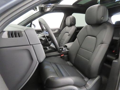 Platinum Silver Metallic 2026 Porsche Cayenne Base