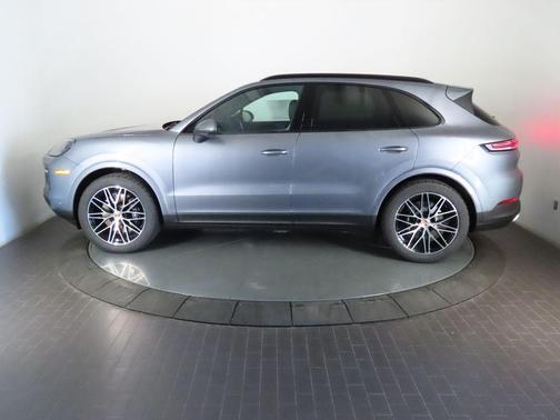 Platinum Silver Metallic 2026 Porsche Cayenne Base