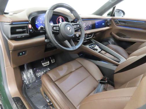 2024 Porsche Macan Turbo