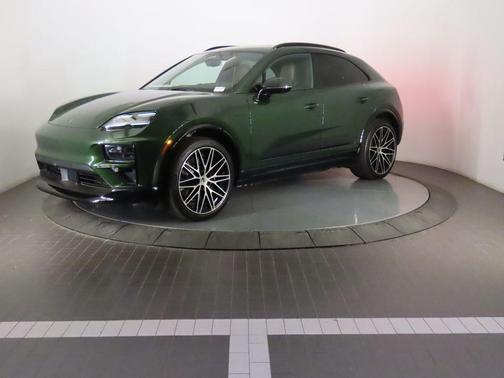 2024 Porsche Macan Turbo