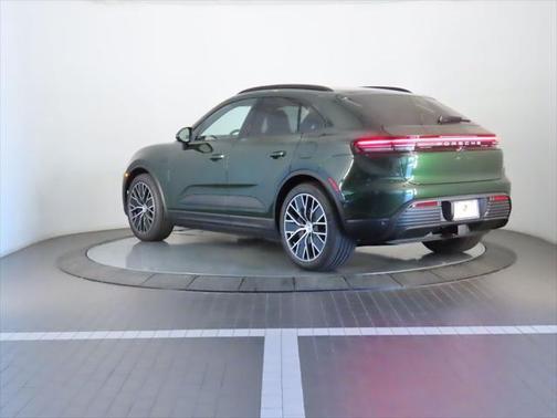2025 Porsche Macan 4