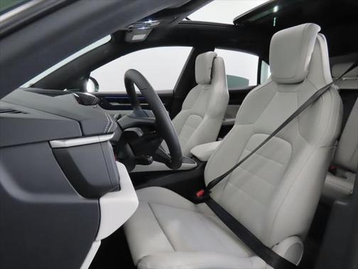 2025 Porsche Macan 4