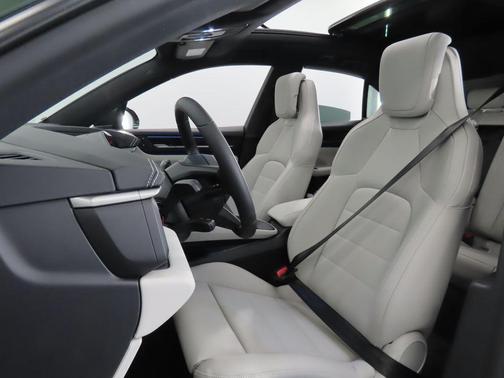 2025 Porsche Macan 4