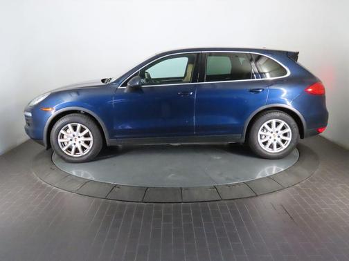 Dark Blue Metallic 2014 Porsche Cayenne S