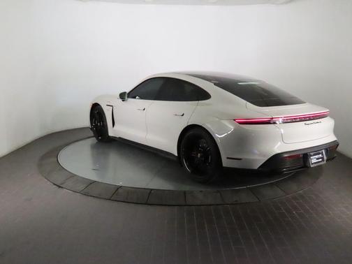 2021 Porsche Taycan Turbo S