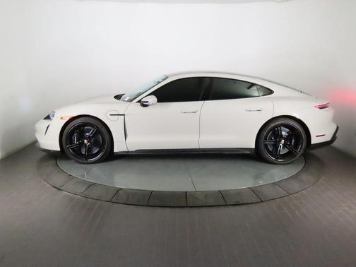 2021 Porsche Taycan Turbo S