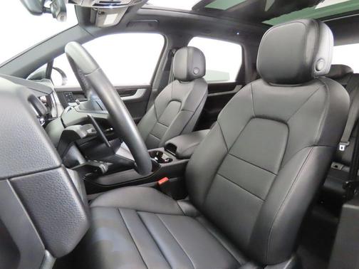 Quartzite Gray Metallic 2025 Porsche Cayenne Base