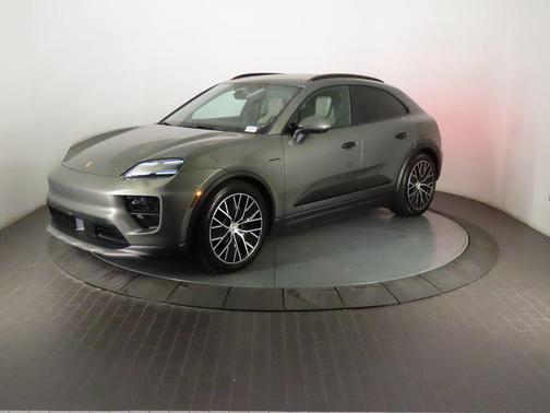 2025 Porsche Macan 4
