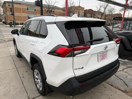 2021 Toyota RAV4 LE