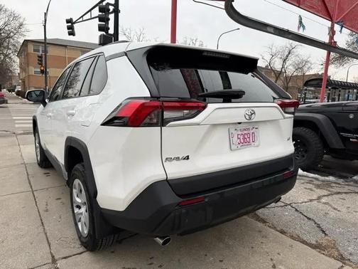 2021 Toyota RAV4 LE
