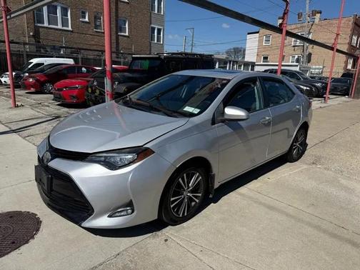 Classic Silver Metallic 2017 Toyota Corolla LE