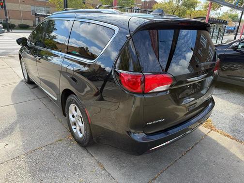 2018 Chrysler Pacifica Hybrid Touring L