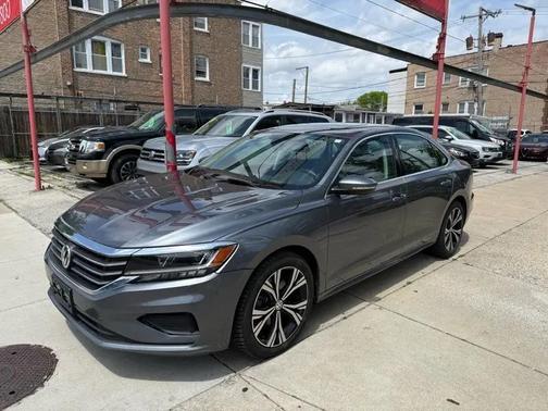 Platinum Gray Metallic 2021 Volkswagen Passat 2.0T SE