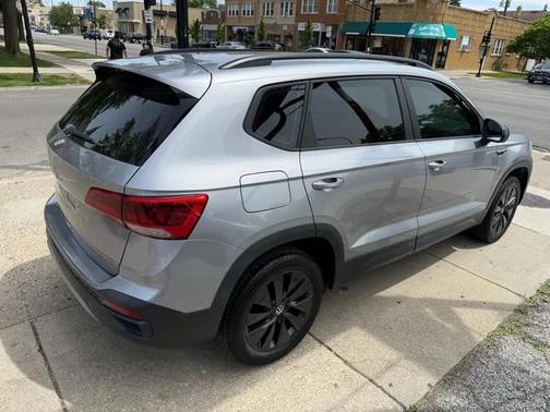 Platinum Gray Metallic 2022 Volkswagen Taos 1.5T S