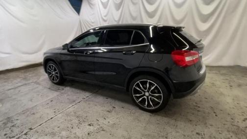 2017 Mercedes-Benz GLA 250 Base 4MATIC