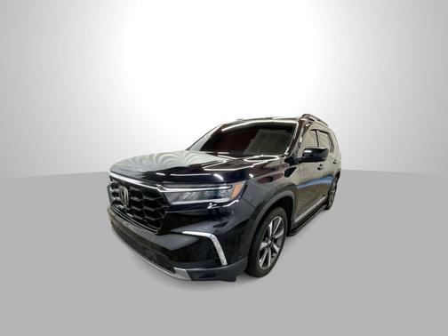 Crystal Black Pearl 2024 Honda Pilot