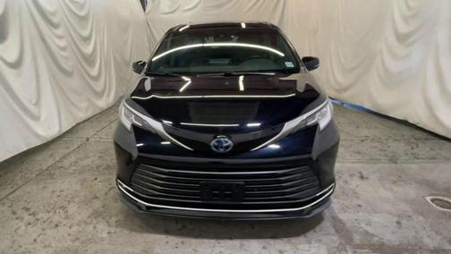 2022 Toyota Sienna Limited
