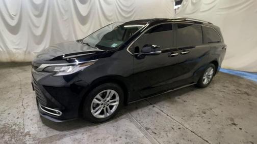 2022 Toyota Sienna Limited