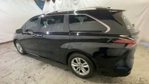 2022 Toyota Sienna Limited