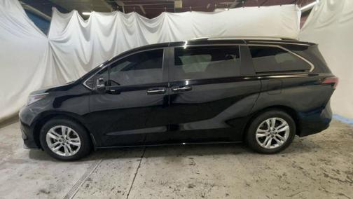 2022 Toyota Sienna Limited