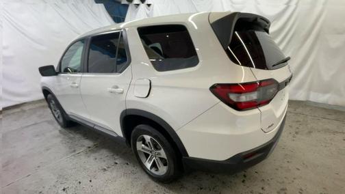 2023 Honda Pilot EX-L 8-Passenger