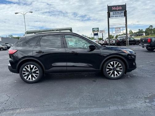 2020 Ford Escape SE SPORT