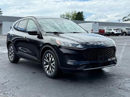 2020 Ford Escape SE SPORT