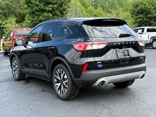 2020 Ford Escape SE SPORT